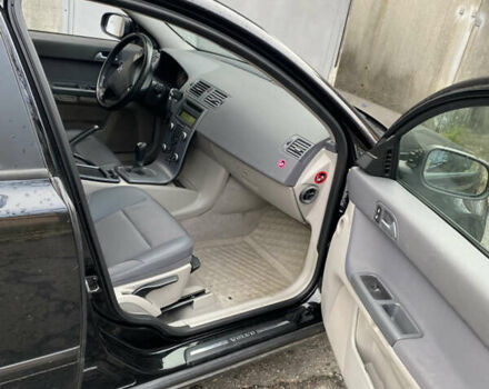 Чорний Вольво V50, об'ємом двигуна 0 л та пробігом 198 тис. км за 6500 $, фото 9 на Automoto.ua