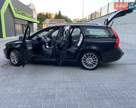 Черный Вольво В50, объемом двигателя 1.56 л и пробегом 235 тыс. км за 6990 $, фото 12 на Automoto.ua