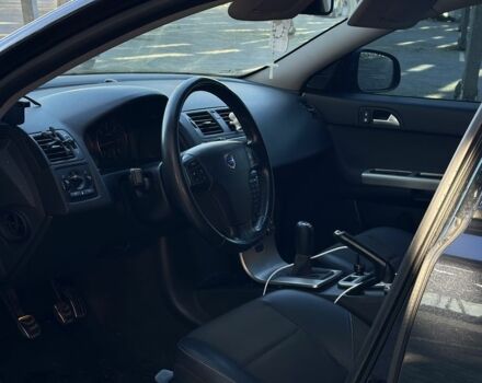 Черный Вольво В50, объемом двигателя 1.6 л и пробегом 380 тыс. км за 6500 $, фото 12 на Automoto.ua