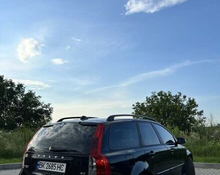 Черный Вольво В50, объемом двигателя 1.56 л и пробегом 292 тыс. км за 6600 $, фото 1 на Automoto.ua