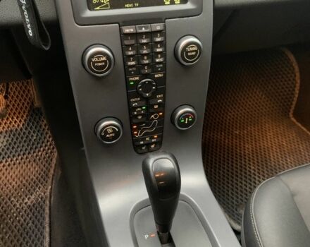 Черный Вольво В50, объемом двигателя 2 л и пробегом 245 тыс. км за 8300 $, фото 7 на Automoto.ua