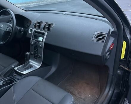 Черный Вольво В50, объемом двигателя 2 л и пробегом 301 тыс. км за 3100 $, фото 6 на Automoto.ua