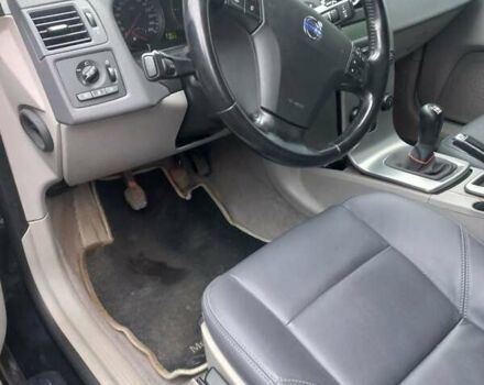 Черный Вольво В50, объемом двигателя 1.6 л и пробегом 185 тыс. км за 7300 $, фото 12 на Automoto.ua