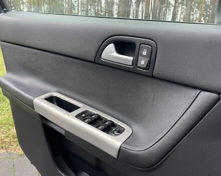 Черный Вольво В50, объемом двигателя 1.8 л и пробегом 189 тыс. км за 6950 $, фото 16 на Automoto.ua