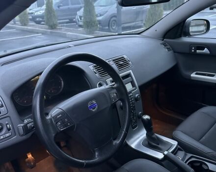 Черный Вольво В50, объемом двигателя 2 л и пробегом 301 тыс. км за 3100 $, фото 9 на Automoto.ua