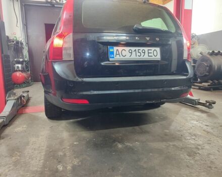 Черный Вольво В50, объемом двигателя 1.6 л и пробегом 234 тыс. км за 2700 $, фото 8 на Automoto.ua