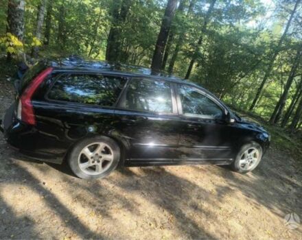 Черный Вольво В50, объемом двигателя 1.6 л и пробегом 285 тыс. км за 6500 $, фото 1 на Automoto.ua