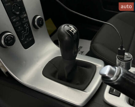 Вольво В50 2010 в Львове на Automoto.ua Черный Вольво В50, объемом двигателя 1.56 л и пробегом 270 тыс. км за 7000 $, фото 12 на Automoto.ua