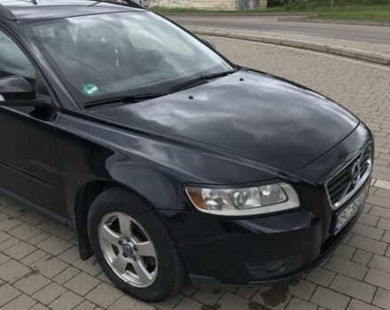 Черный Вольво В50, объемом двигателя 1.6 л и пробегом 243 тыс. км за 7200 $, фото 2 на Automoto.ua