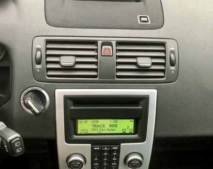 Черный Вольво В50, объемом двигателя 1.6 л и пробегом 257 тыс. км за 7700 $, фото 9 на Automoto.ua