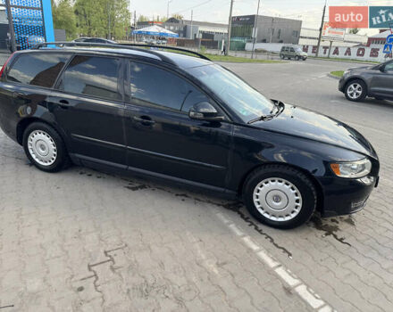 Черный Вольво В50, объемом двигателя 1.56 л и пробегом 225 тыс. км за 6500 $, фото 2 на Automoto.ua