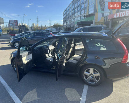 Вольво В50 2010 в Киеве на Automoto.ua Черный Вольво В50, объемом двигателя 1.6 л и пробегом 248 тыс. км за 9200 $, фото 15 на Automoto.ua