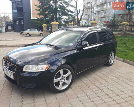 Черный Вольво В50, объемом двигателя 1.6 л и пробегом 300 тыс. км за 8000 $, фото 5 на Automoto.ua