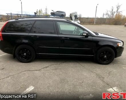 Черный Вольво В50, объемом двигателя 1.6 л и пробегом 257 тыс. км за 7700 $, фото 2 на Automoto.ua