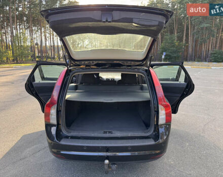 Черный Вольво В50, объемом двигателя 1.56 л и пробегом 250 тыс. км за 6500 $, фото 16 на Automoto.ua