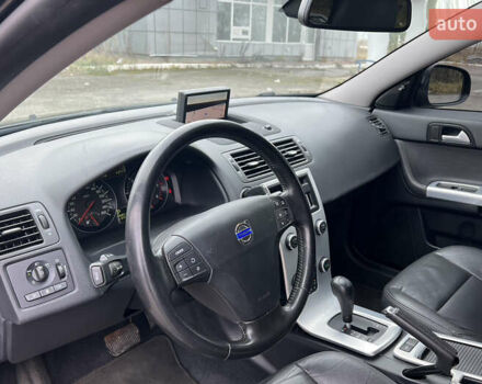 Чорний Вольво V50, об'ємом двигуна 2 л та пробігом 268 тис. км за 10250 $, фото 21 на Automoto.ua