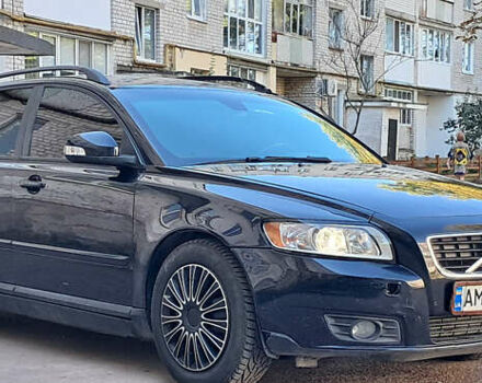 Черный Вольво В50, объемом двигателя 1.6 л и пробегом 250 тыс. км за 5800 $, фото 4 на Automoto.ua