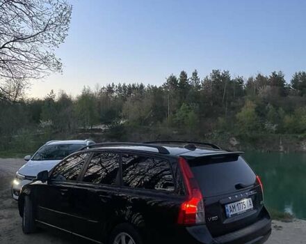 Черный Вольво В50, объемом двигателя 1.98 л и пробегом 346 тыс. км за 9200 $, фото 2 на Automoto.ua