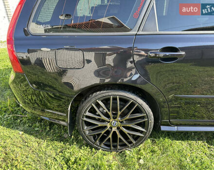 Чорний Вольво V50, об'ємом двигуна 1.98 л та пробігом 265 тис. км за 8000 $, фото 6 на Automoto.ua