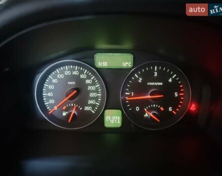 Черный Вольво В50, объемом двигателя 1.6 л и пробегом 201 тыс. км за 8500 $, фото 10 на Automoto.ua