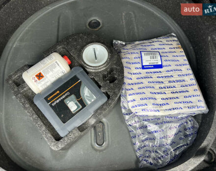 Чорний Вольво V50, об'ємом двигуна 2 л та пробігом 268 тис. км за 10250 $, фото 38 на Automoto.ua