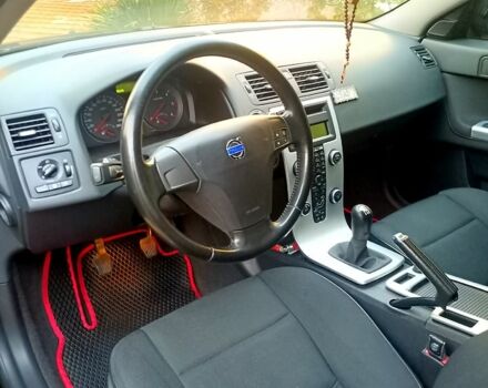 Черный Вольво В50, объемом двигателя 1.6 л и пробегом 278 тыс. км за 7600 $, фото 4 на Automoto.ua