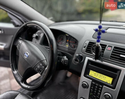 Черный Вольво В50, объемом двигателя 1.6 л и пробегом 264 тыс. км за 7600 $, фото 10 на Automoto.ua