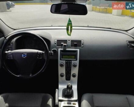 Черный Вольво В50, объемом двигателя 1.6 л и пробегом 251 тыс. км за 7200 $, фото 16 на Automoto.ua