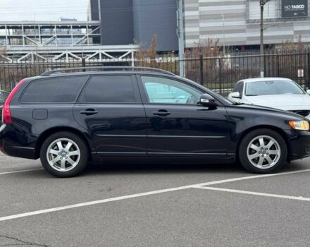 Черный Вольво В50, объемом двигателя 1.6 л и пробегом 266 тыс. км за 8900 $, фото 5 на Automoto.ua