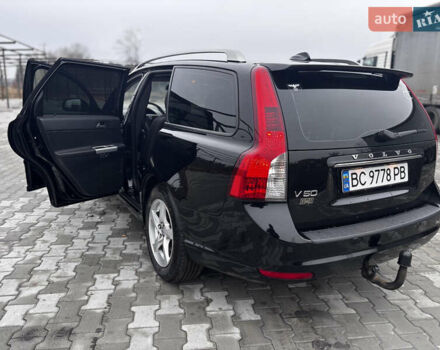Черный Вольво В50, объемом двигателя 1.6 л и пробегом 264 тыс. км за 7600 $, фото 3 на Automoto.ua