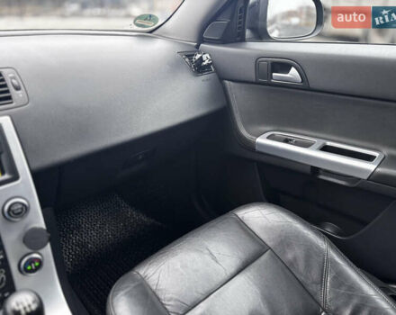 Черный Вольво В50, объемом двигателя 1.6 л и пробегом 264 тыс. км за 7600 $, фото 6 на Automoto.ua