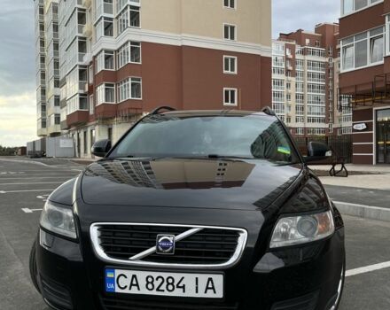 Черный Вольво В50, объемом двигателя 1.6 л и пробегом 324 тыс. км за 6500 $, фото 1 на Automoto.ua
