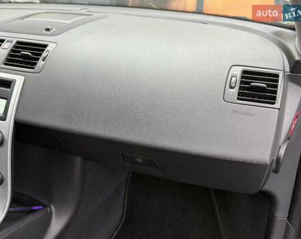 Черный Вольво В50, объемом двигателя 1.6 л и пробегом 263 тыс. км за 6999 $, фото 18 на Automoto.ua