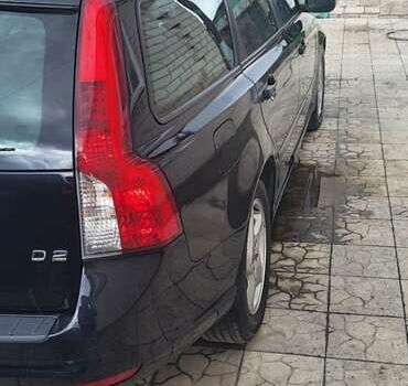 Черный Вольво В50, объемом двигателя 1.6 л и пробегом 160 тыс. км за 9300 $, фото 5 на Automoto.ua