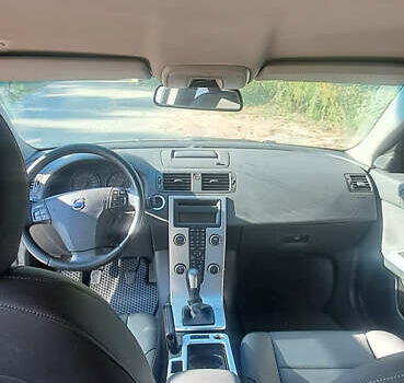 Черный Вольво В50, объемом двигателя 1.6 л и пробегом 250 тыс. км за 5800 $, фото 11 на Automoto.ua