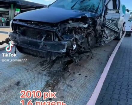 Черный Вольво В50, объемом двигателя 1.6 л и пробегом 227 тыс. км за 3200 $, фото 4 на Automoto.ua