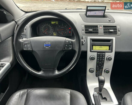 Чорний Вольво V50, об'ємом двигуна 2 л та пробігом 268 тис. км за 10250 $, фото 24 на Automoto.ua