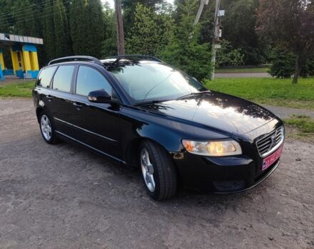 Черный Вольво В50, объемом двигателя 1.6 л и пробегом 201 тыс. км за 8700 $, фото 1 на Automoto.ua
