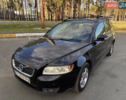 Черный Вольво В50, объемом двигателя 1.56 л и пробегом 250 тыс. км за 6500 $, фото 1 на Automoto.ua