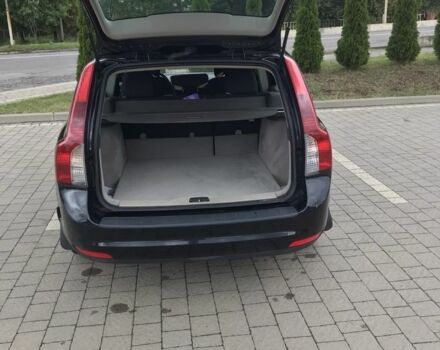 Черный Вольво В50, объемом двигателя 1.6 л и пробегом 243 тыс. км за 7200 $, фото 4 на Automoto.ua