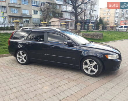 Черный Вольво В50, объемом двигателя 1.6 л и пробегом 300 тыс. км за 8000 $, фото 2 на Automoto.ua