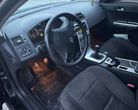 Черный Вольво В50, объемом двигателя 1.56 л и пробегом 285 тыс. км за 6599 $, фото 8 на Automoto.ua