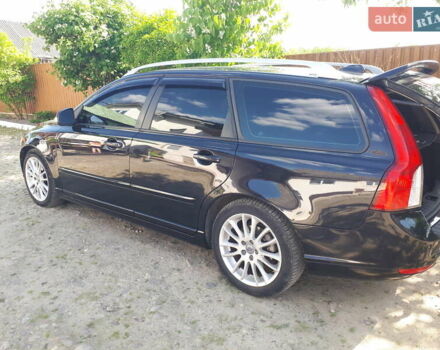 Черный Вольво В50, объемом двигателя 1.6 л и пробегом 300 тыс. км за 8000 $, фото 4 на Automoto.ua