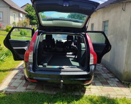 Черный Вольво В50, объемом двигателя 1.6 л и пробегом 160 тыс. км за 4200 $, фото 6 на Automoto.ua