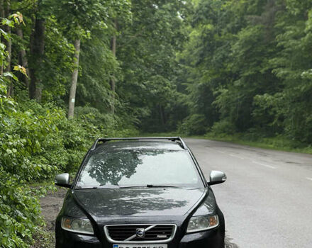 Черный Вольво В50, объемом двигателя 2 л и пробегом 316 тыс. км за 7700 $, фото 1 на Automoto.ua