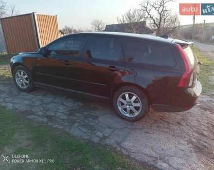 Черный Вольво В50, объемом двигателя 1.6 л и пробегом 186 тыс. км за 6700 $, фото 1 на Automoto.ua