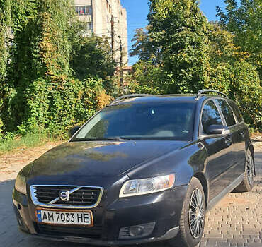 Черный Вольво В50, объемом двигателя 1.6 л и пробегом 250 тыс. км за 5800 $, фото 6 на Automoto.ua