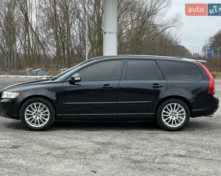 Чорний Вольво V50, об'ємом двигуна 2 л та пробігом 268 тис. км за 10250 $, фото 10 на Automoto.ua