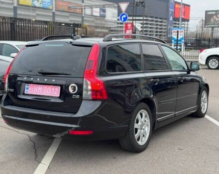 Черный Вольво В50, объемом двигателя 1.6 л и пробегом 266 тыс. км за 8900 $, фото 1 на Automoto.ua