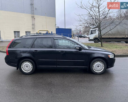 Чорний Вольво V50, об'ємом двигуна 1.6 л та пробігом 267 тис. км за 8100 $, фото 1 на Automoto.ua